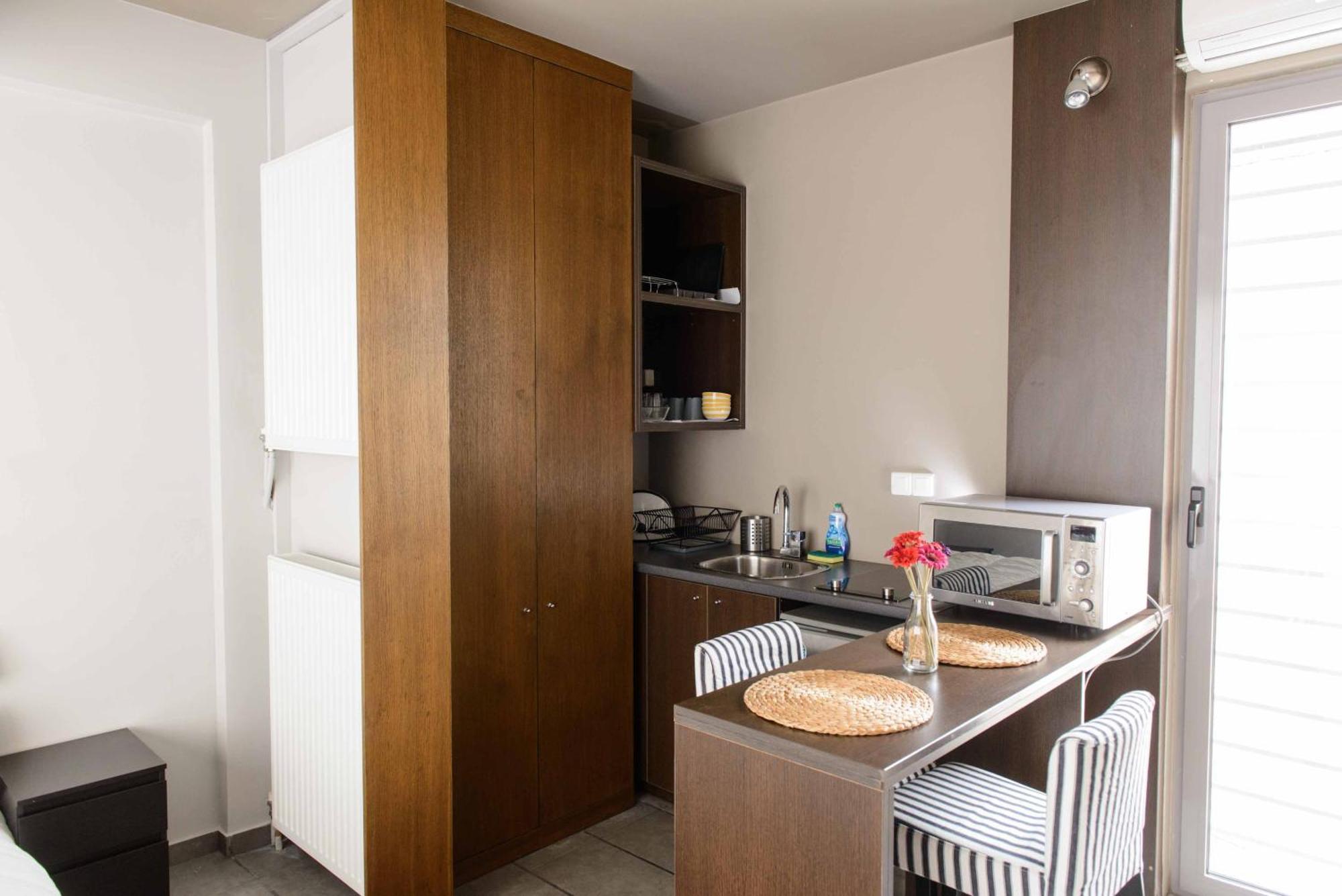 Апартаменты Bright Loft With Terrance - Next To Metro Kerameikos Афины Экстерьер фото